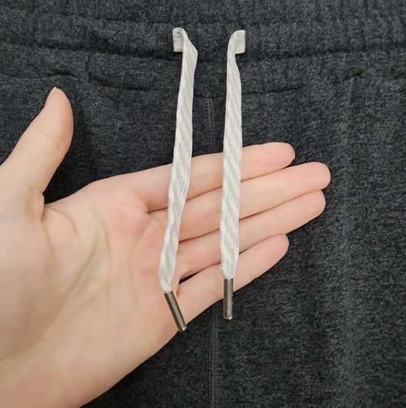 Vuori Women's Performance Jogger Size Medium In Shade Charcoal Heather - Picture 7 of 8